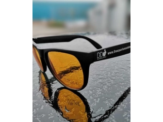 Coral viewing sunglass